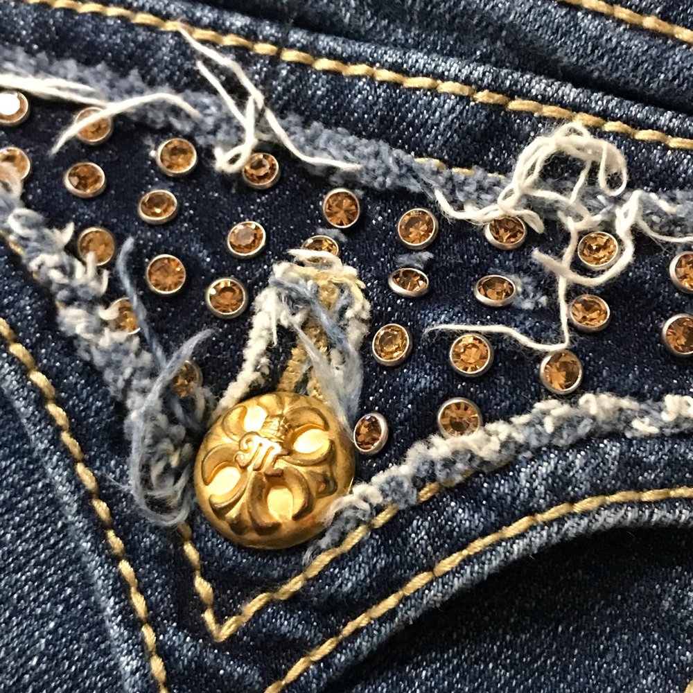 Miss Me jeans with missing pocket button but otherwise good